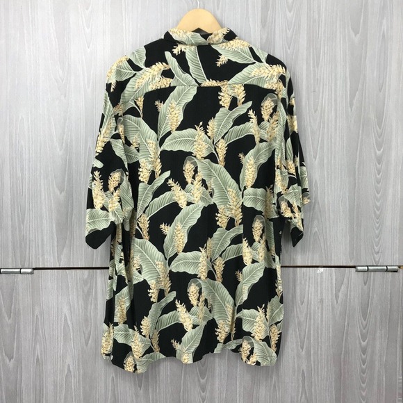 Tommy Bahama Hawaiian Shirt Men's Size: XL 100% RAYON Tropical Floral Black - Picture 6 of 9